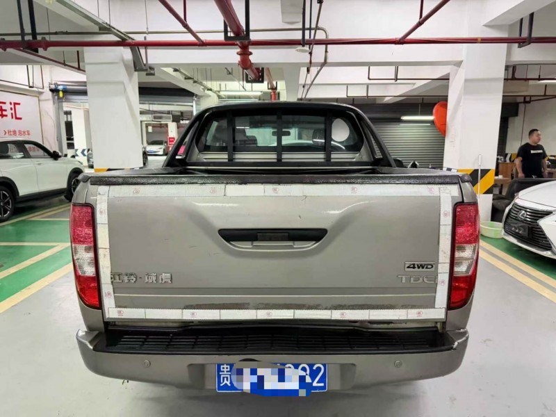 成都18年江铃域虎8