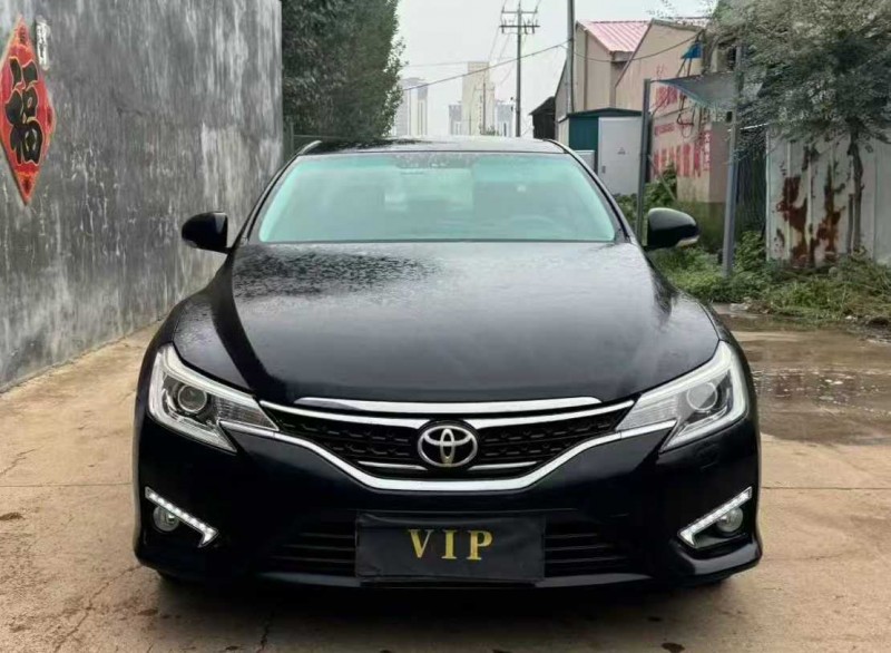 青岛16年丰田锐志1