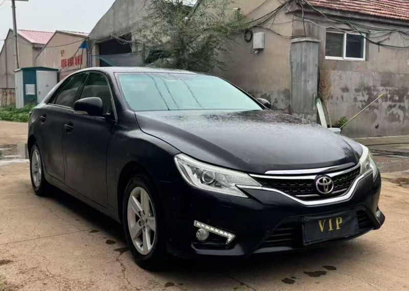 青岛16年丰田锐志2