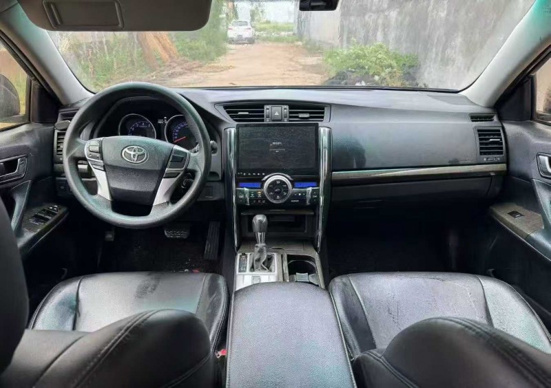 青岛16年丰田锐志4