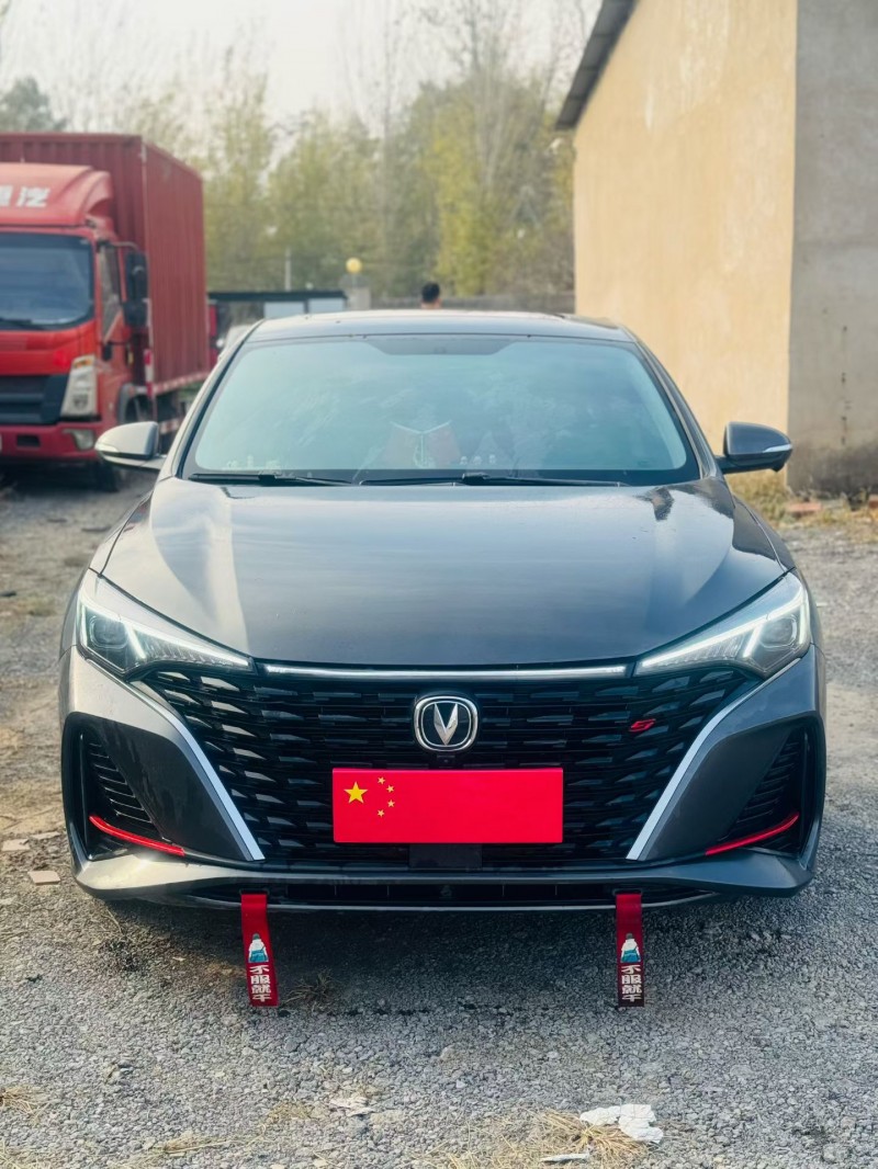 鹤壁25年长安汽车逸动1