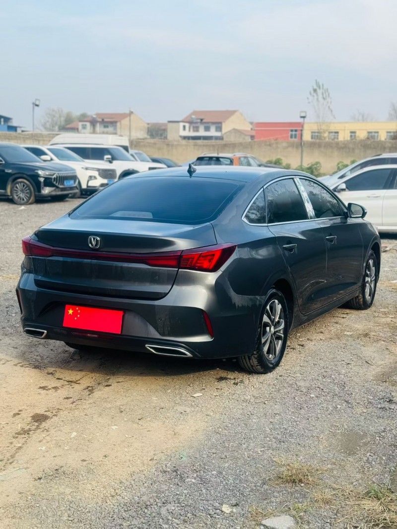 鹤壁25年长安汽车逸动4