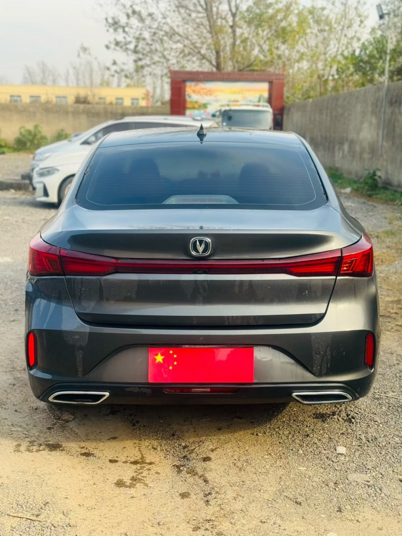 鹤壁25年长安汽车逸动5