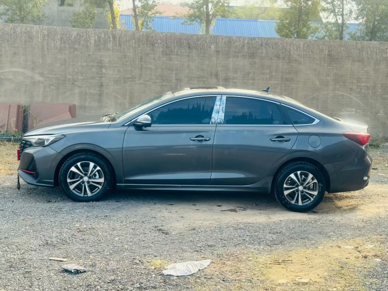 鹤壁25年长安汽车逸动6