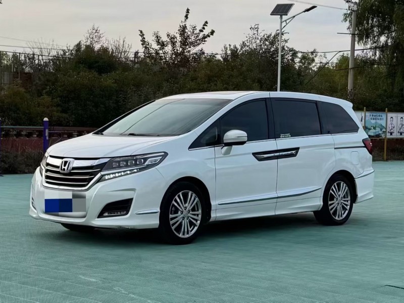 青岛19年本田艾力绅3