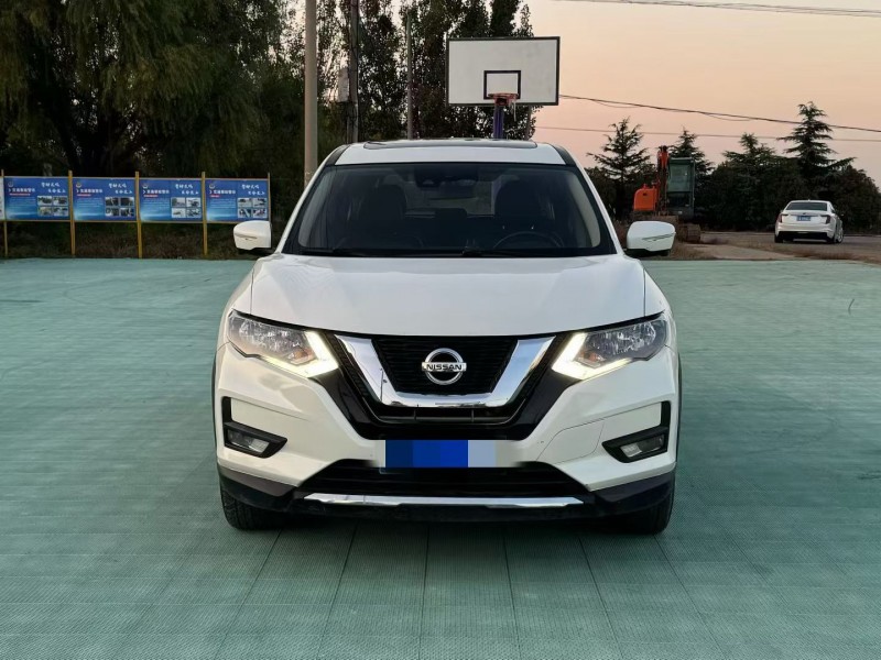 青岛21年日产奇骏1