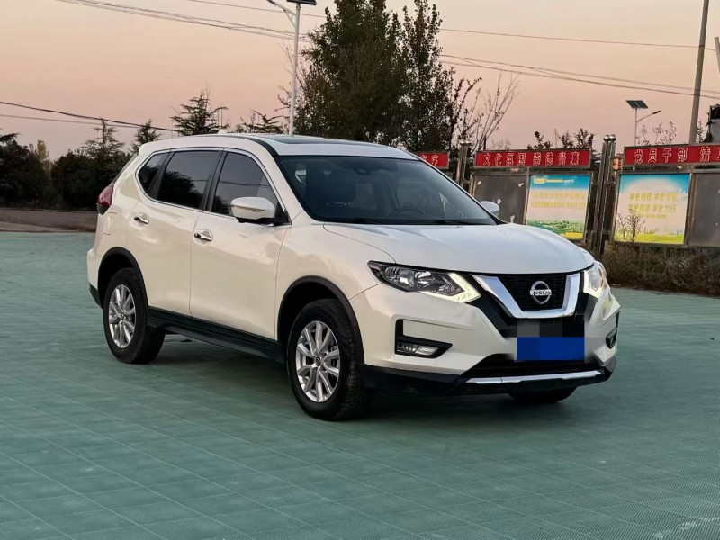 青岛21年日产奇骏2