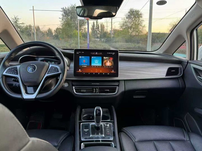 青岛19年比亚迪宋MAX4