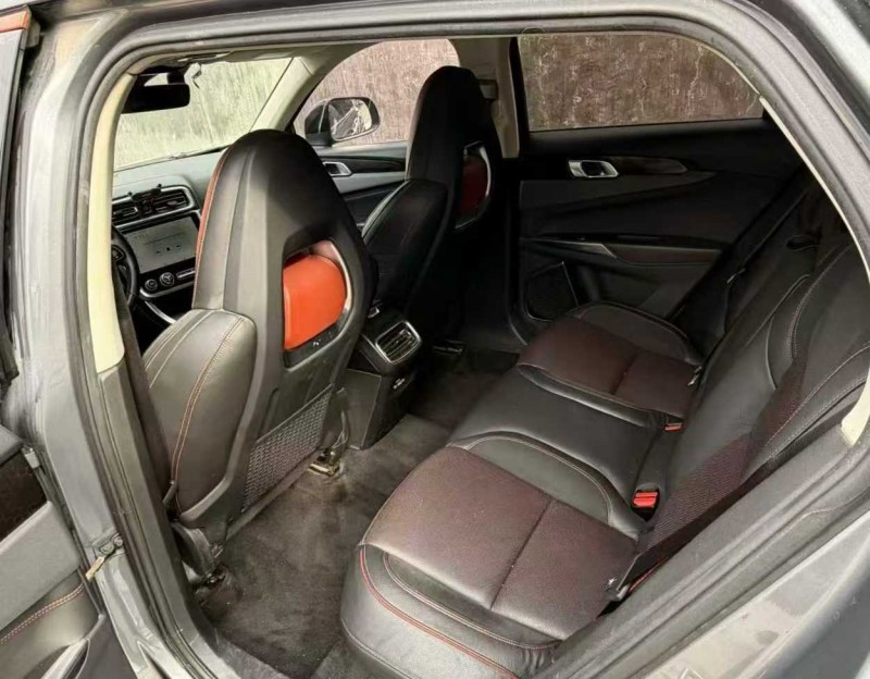 青岛18年领克015