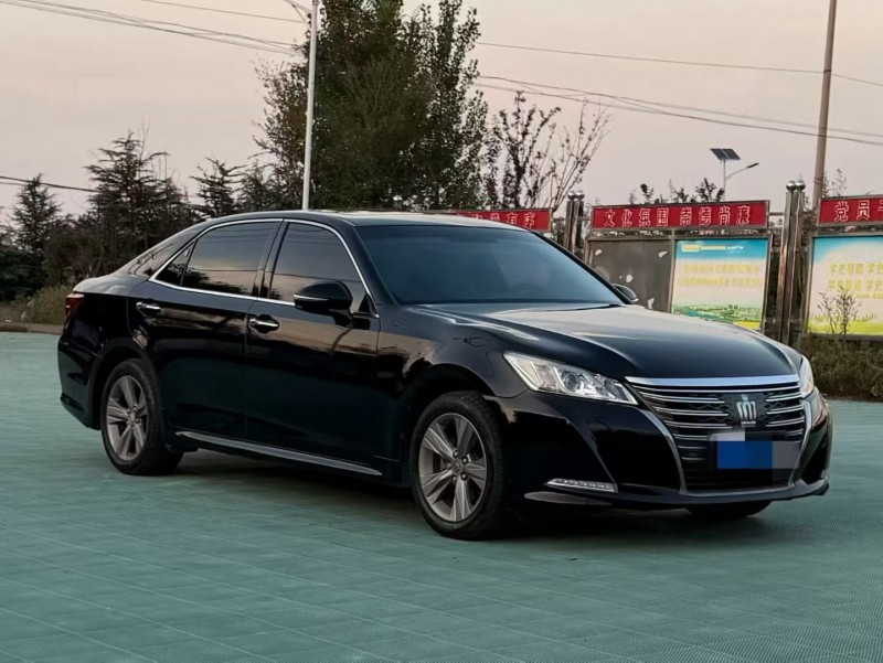 青岛17年丰田皇冠2