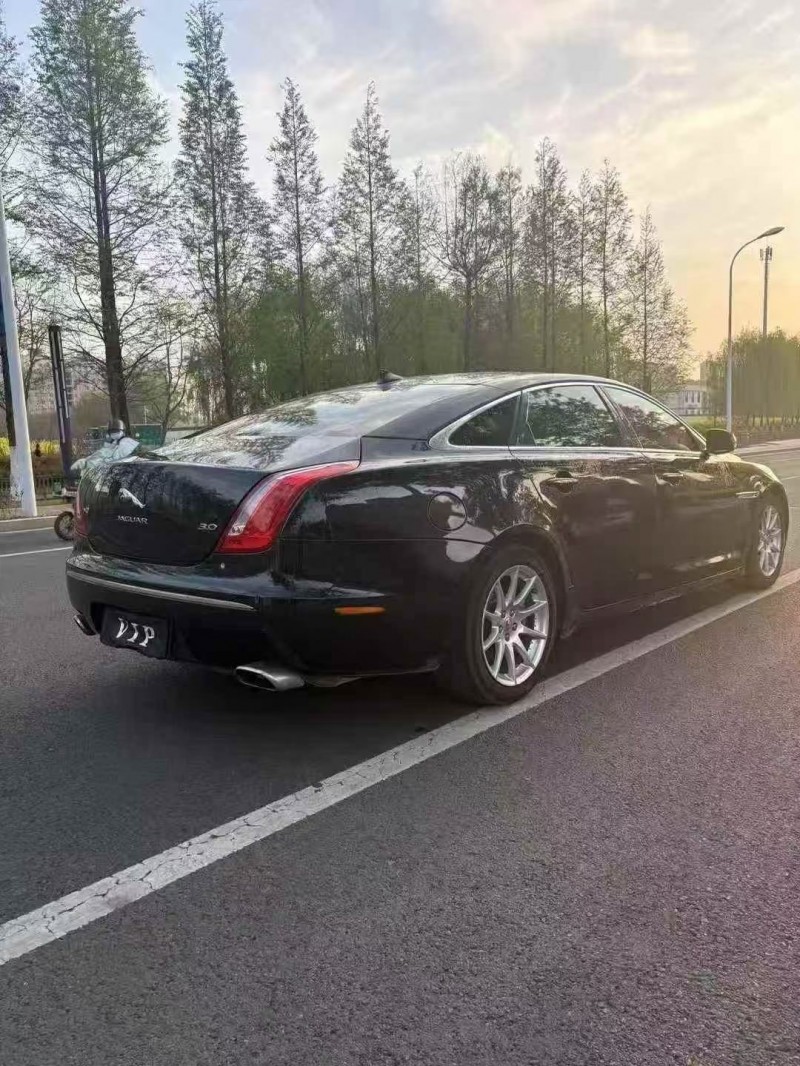 南通15年捷豹XJL8