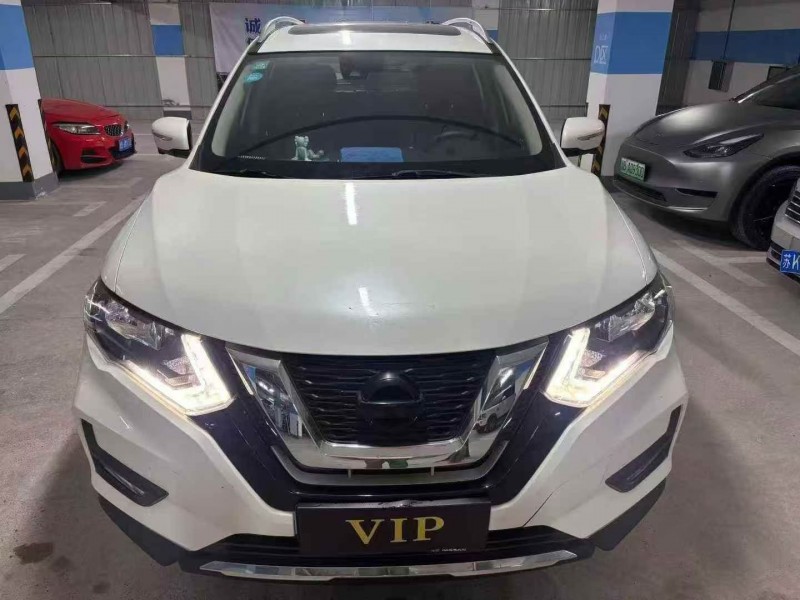 苏州19年日产奇骏1