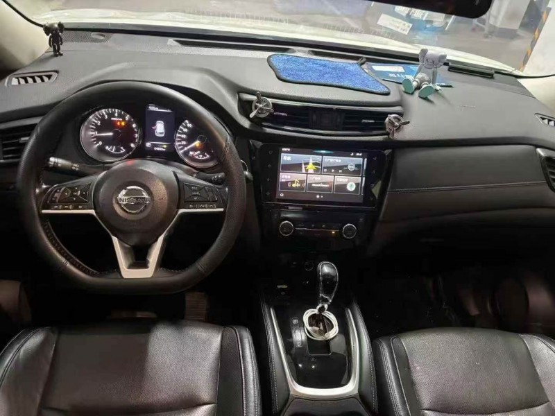 苏州19年日产奇骏6