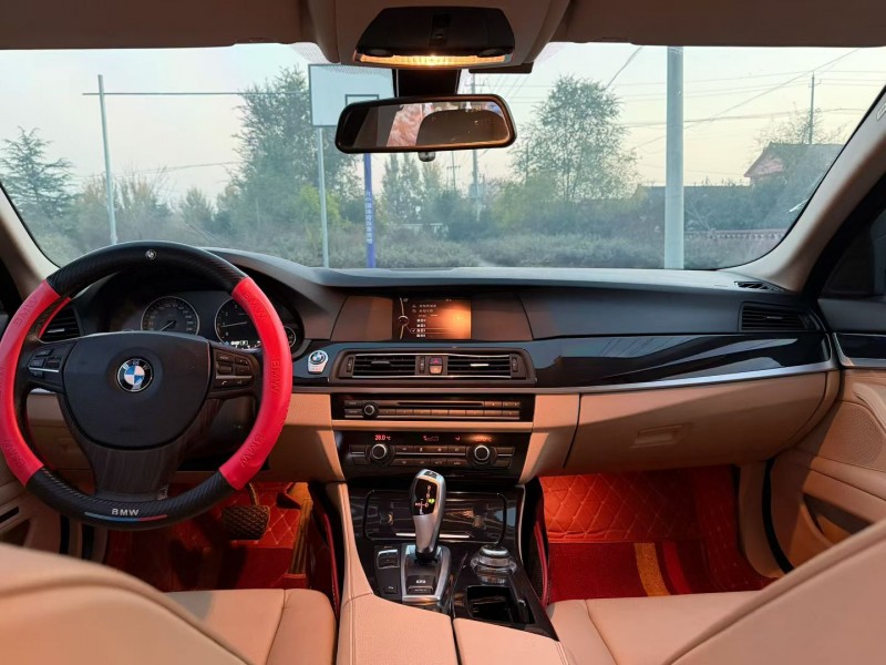 青岛13年宝马5系4