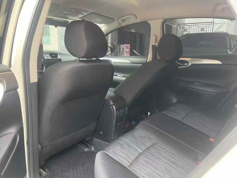 张家界22年日产轩逸5