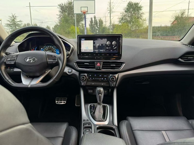 青岛20年现代菲斯塔4