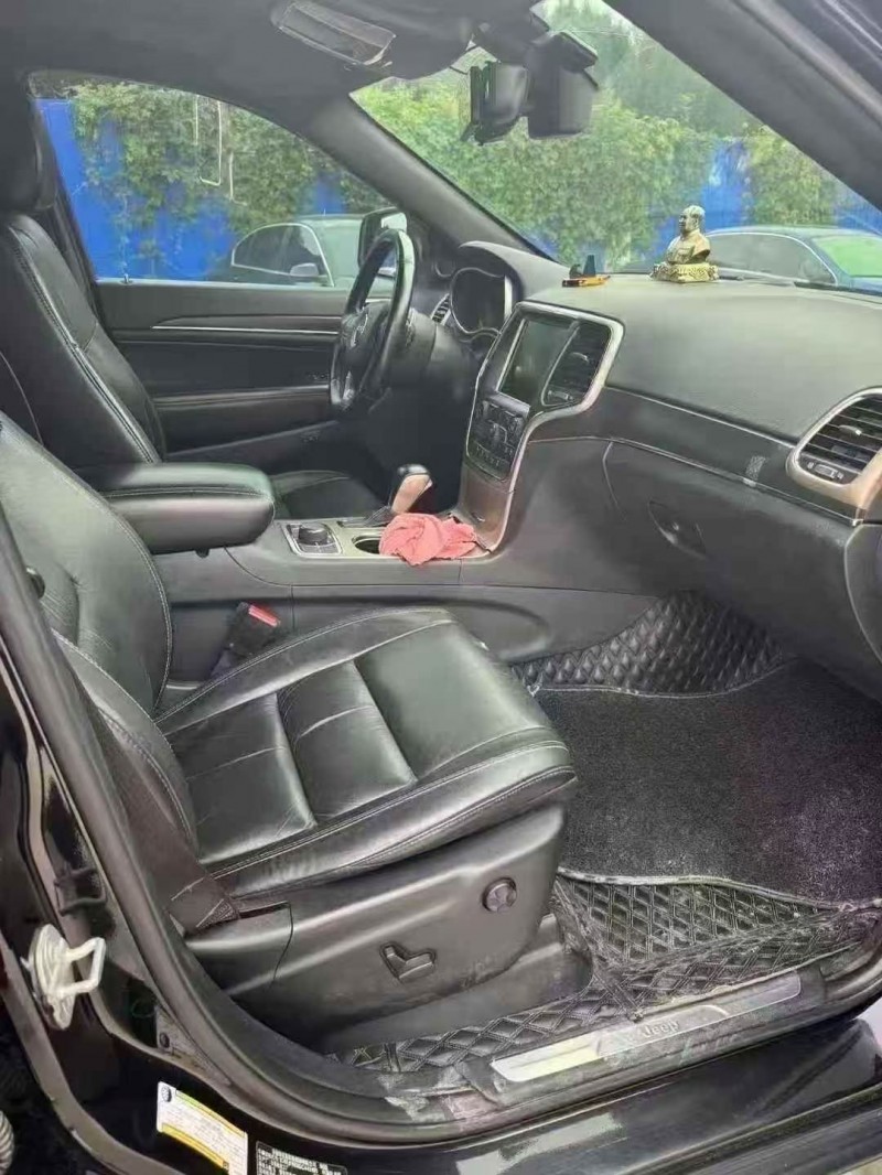 东营17年Jeep大切诺基4