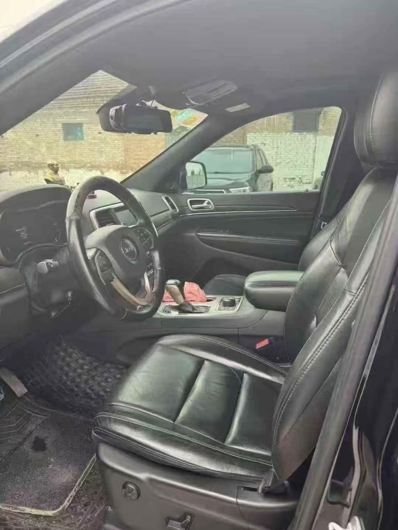 东营17年Jeep大切诺基6