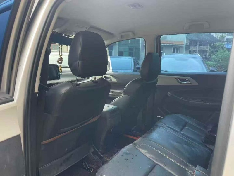 张家界22年江铃域虎6