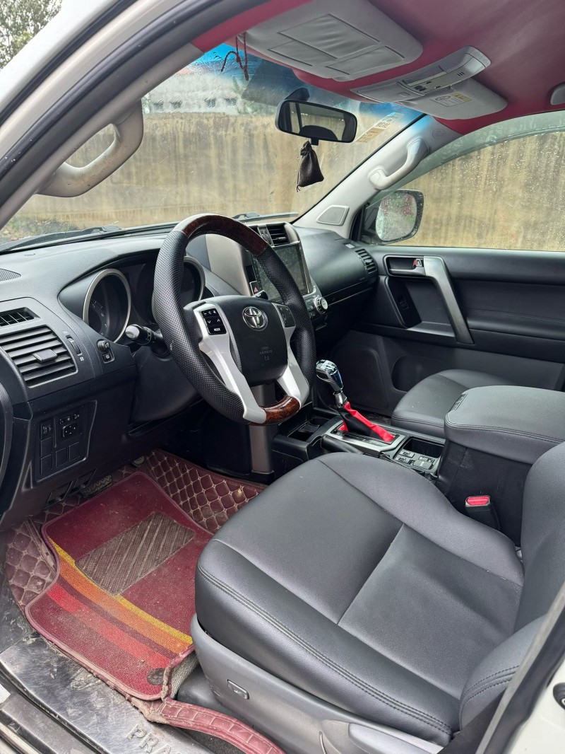 鹤壁12年丰田普拉多9