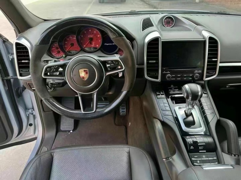 广州18年保时捷卡宴5