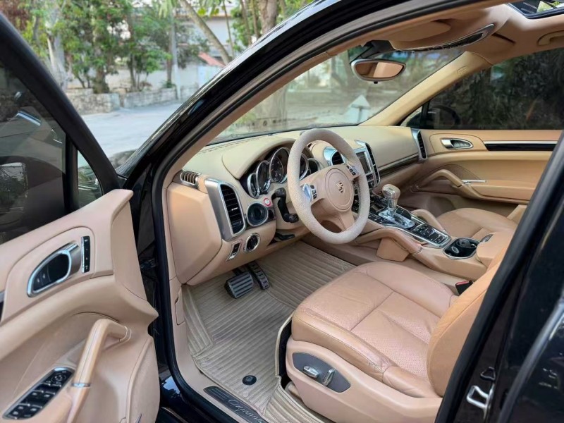 广州12年保时捷卡宴4