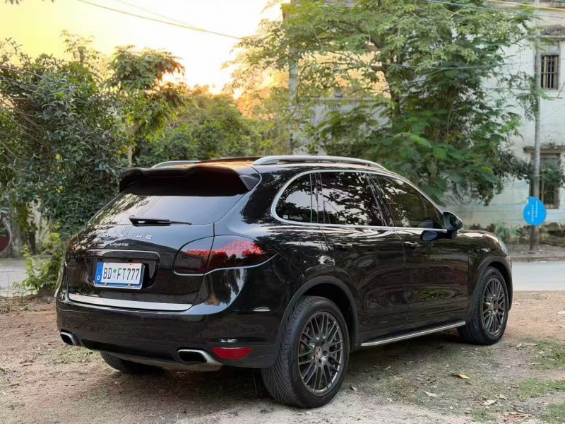 广州12年保时捷卡宴5