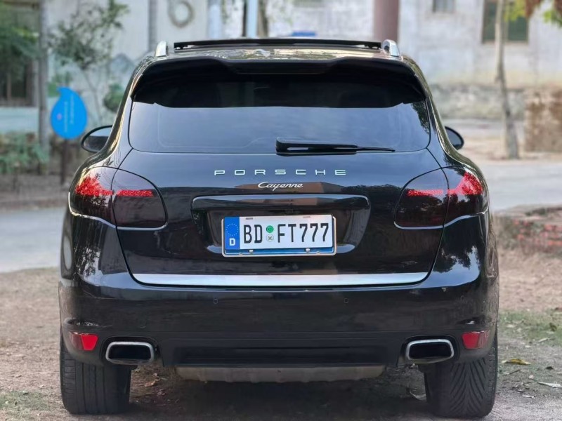 广州12年保时捷卡宴9