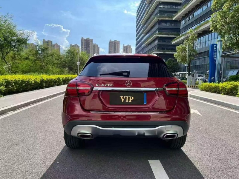 东莞18年奔驰GLA9