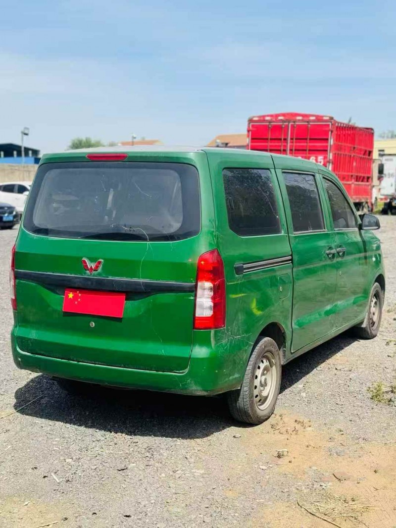 鹤壁24年五菱汽车宏光4