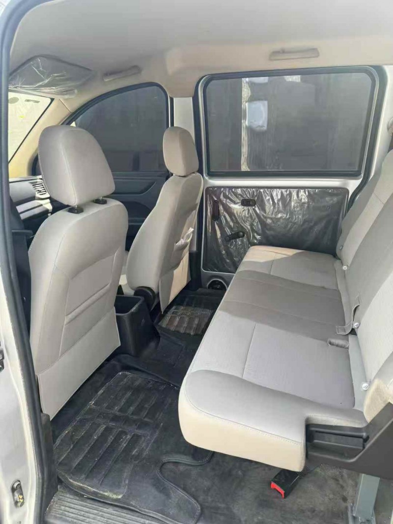 鹤壁24年五菱汽车宏光9