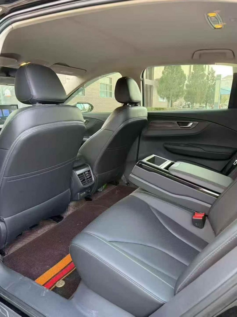 白银23年红旗E-QM55