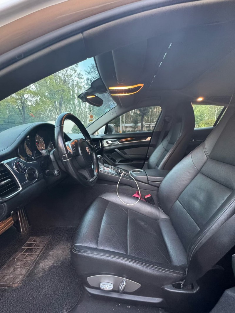 太原12年保时捷帕拉梅拉8