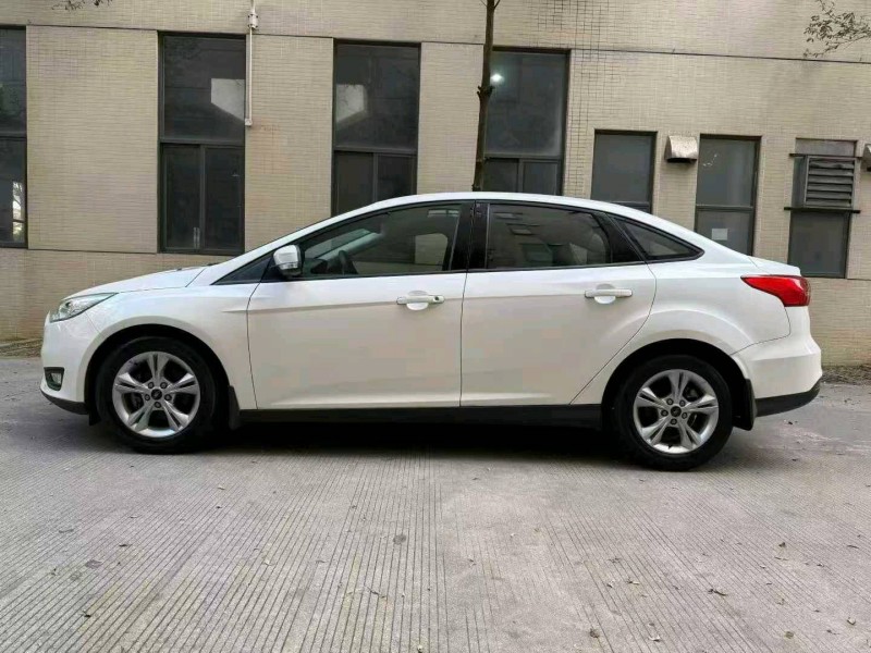 佛山17年福特福克斯4