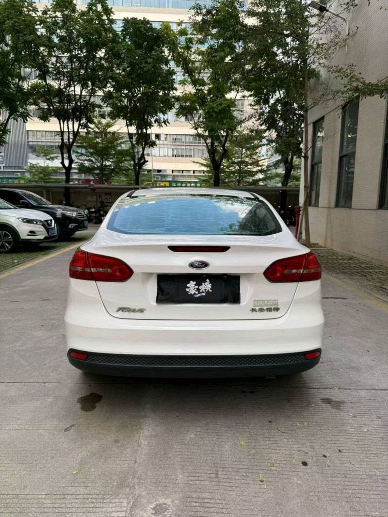 佛山17年福特福克斯5
