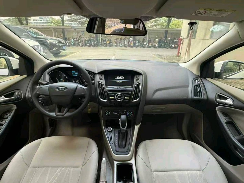 佛山17年福特福克斯8