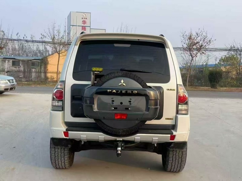 菏泽18年三菱帕杰罗7