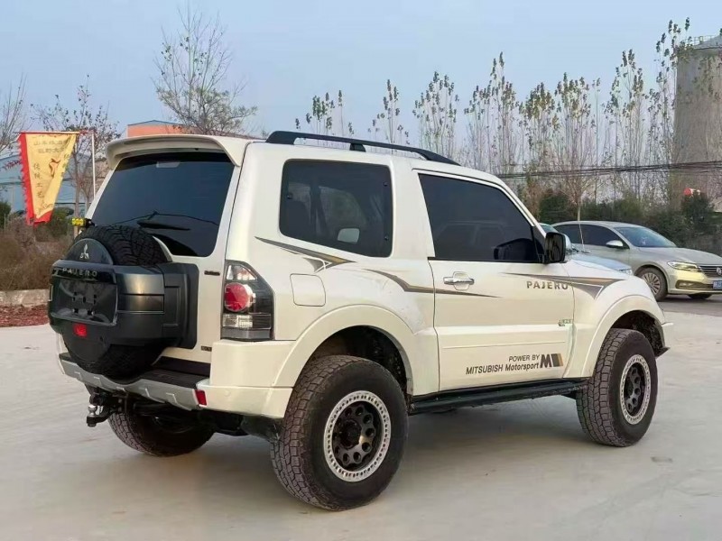 菏泽18年三菱帕杰罗8