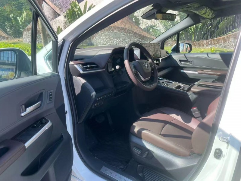 深圳25年丰田格瑞维亚4