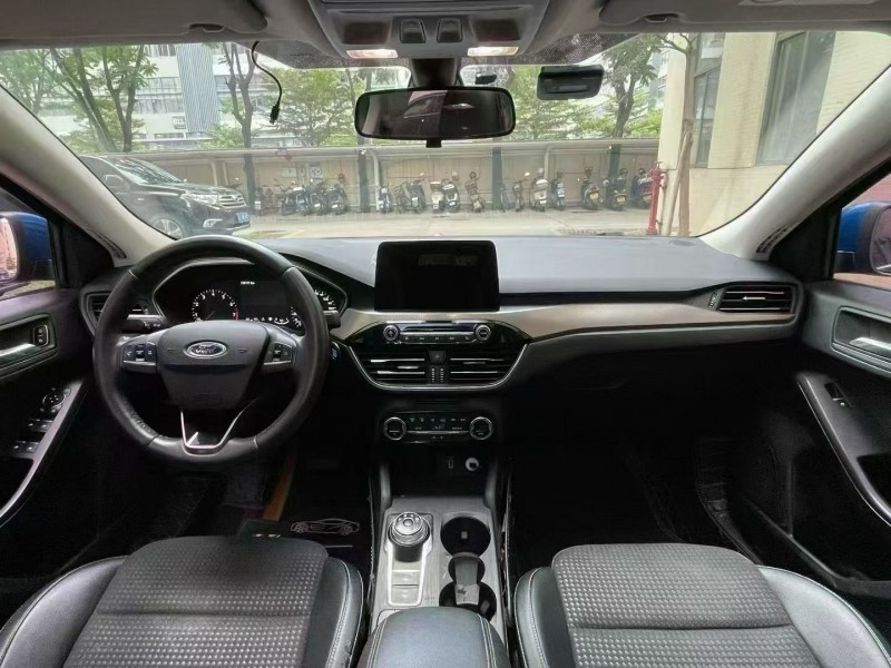 佛山20年福特福克斯8