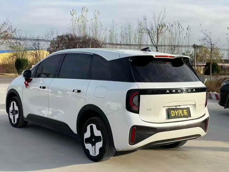 菏泽24年极狐汽车阿尔法7