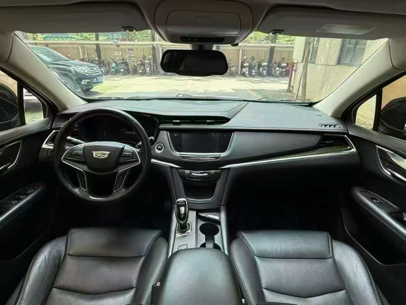 佛山17年凯迪拉克XT57
