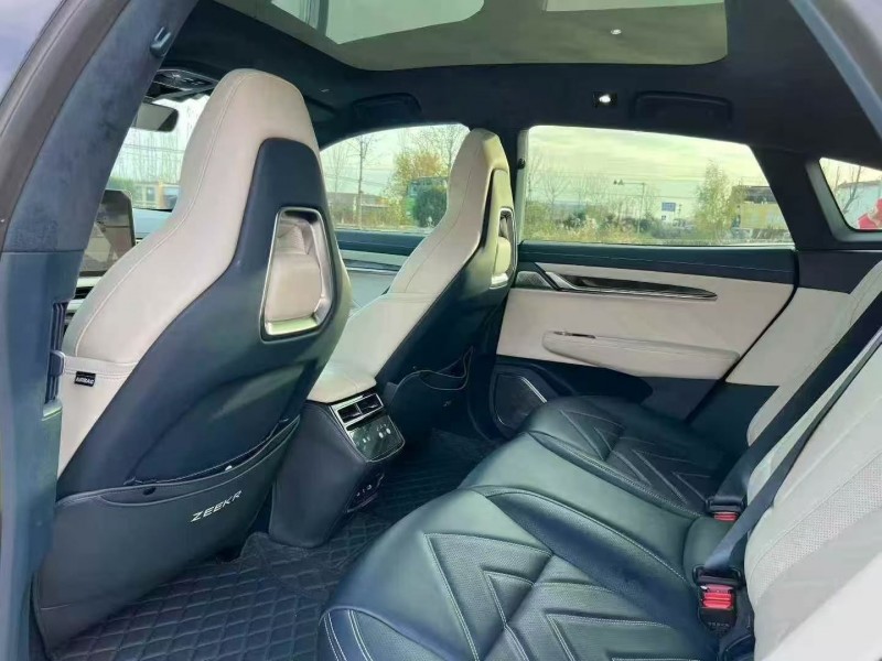 菏泽23年极氪汽车0017