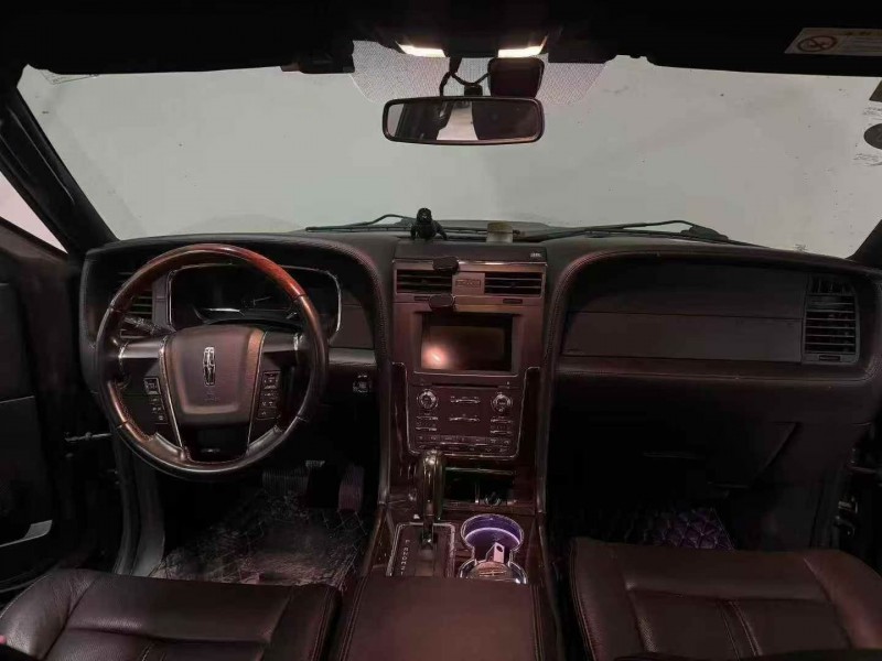 重庆17年林肯领航员4