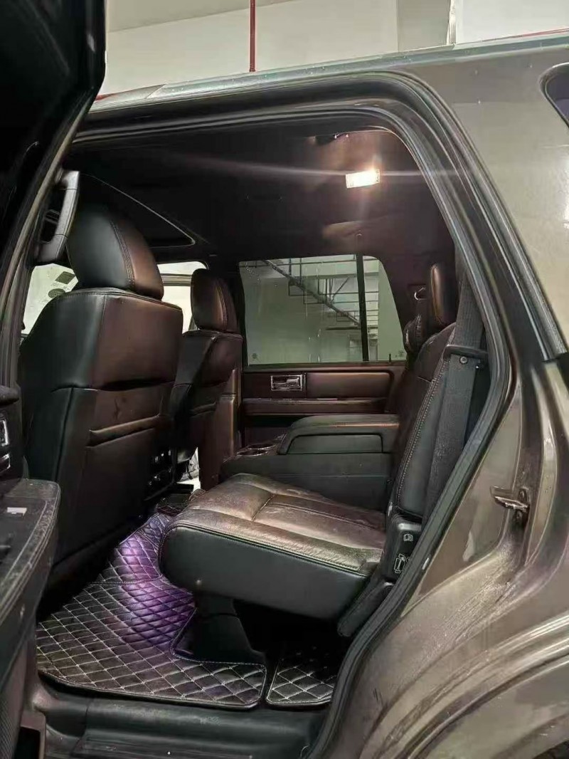 重庆17年林肯领航员5