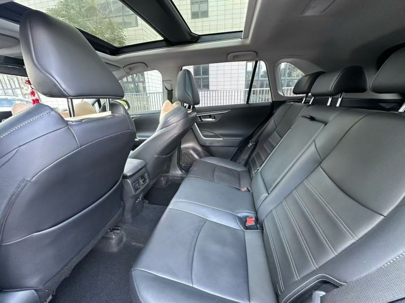 佛山23年丰田威兰达5