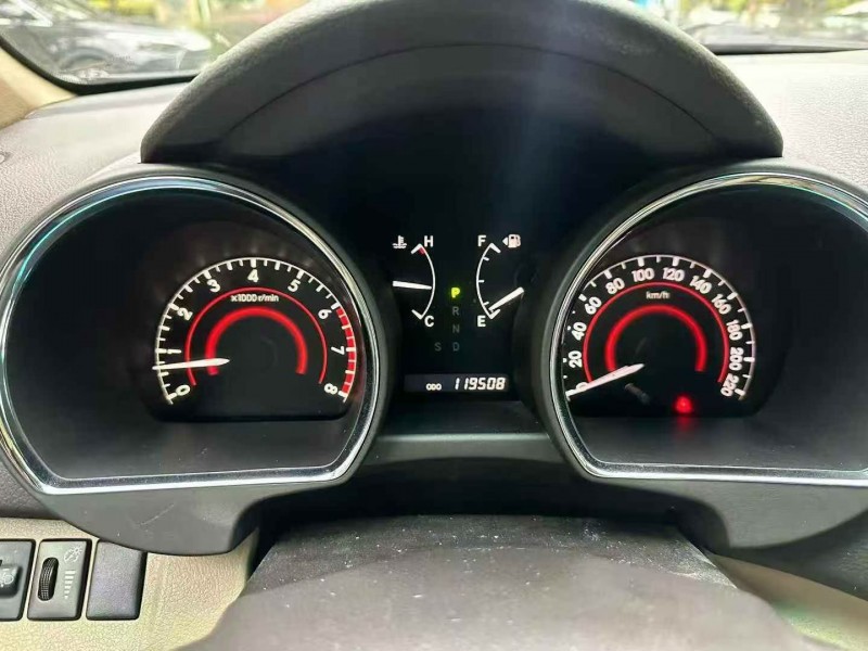 邵阳12年丰田汉兰达5