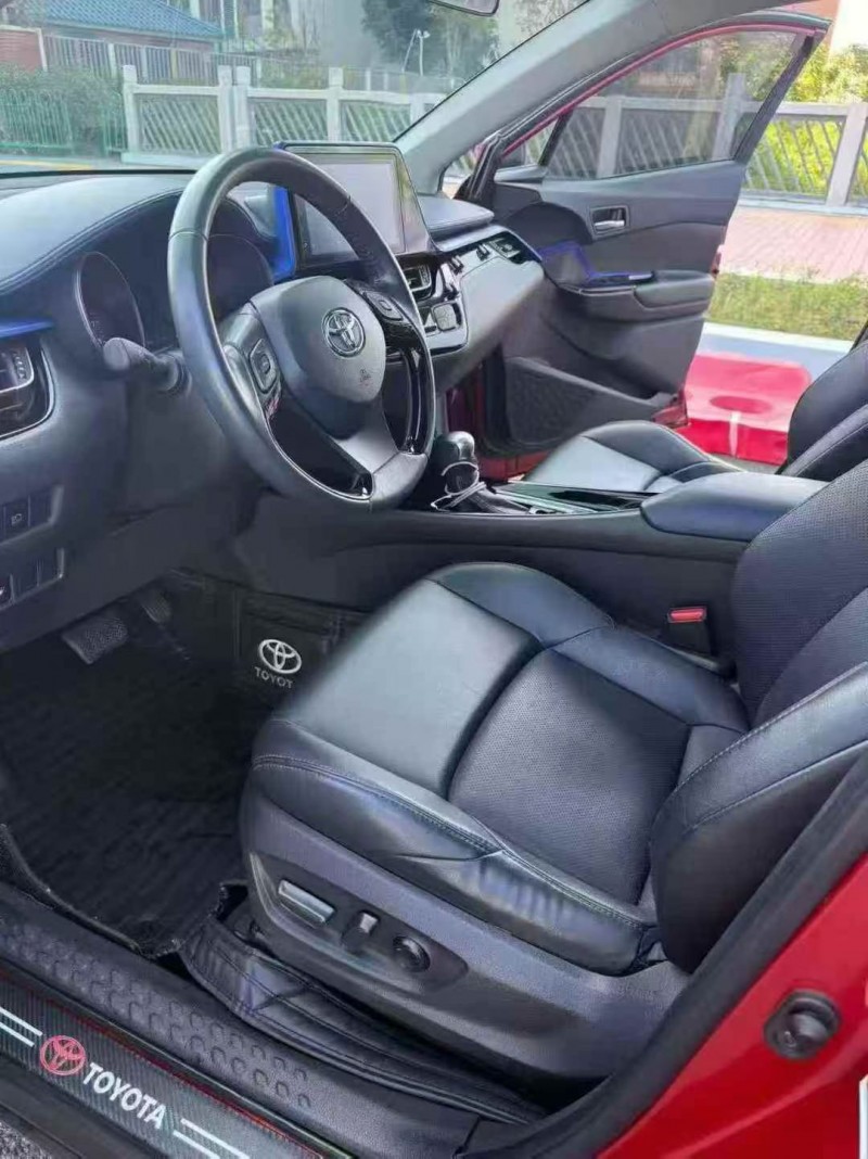 厦门21年丰田CHR4