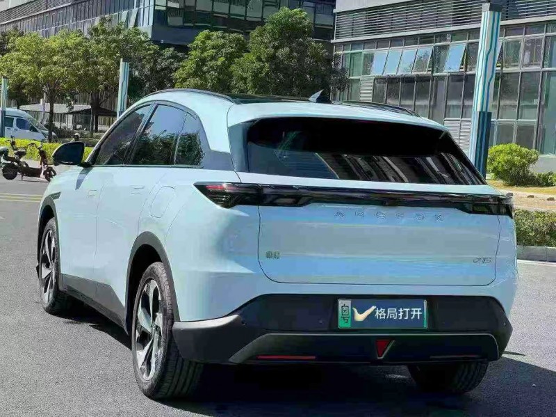 东莞25年极狐汽车阿尔法7