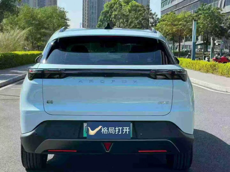 东莞25年极狐汽车阿尔法9